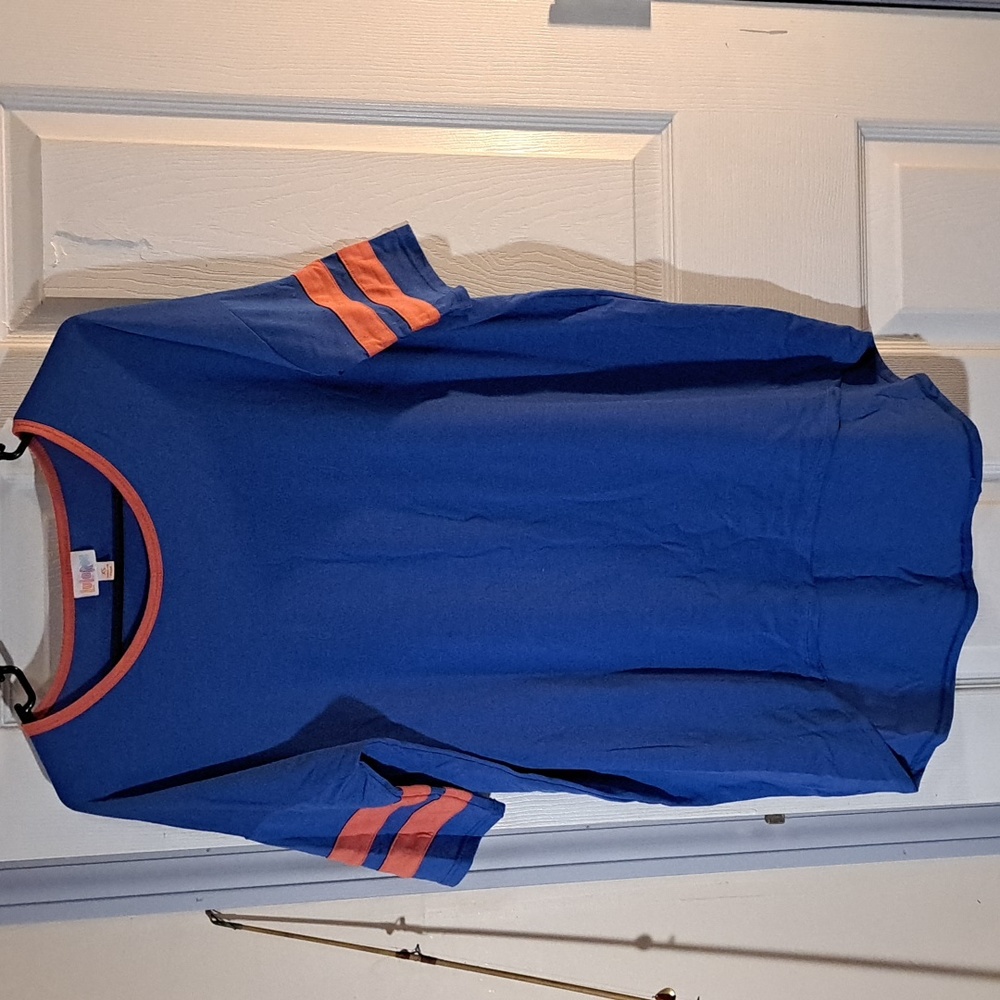 Lularoe Irma tee